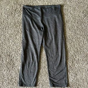 Old Navy Capri Leggings Size Large